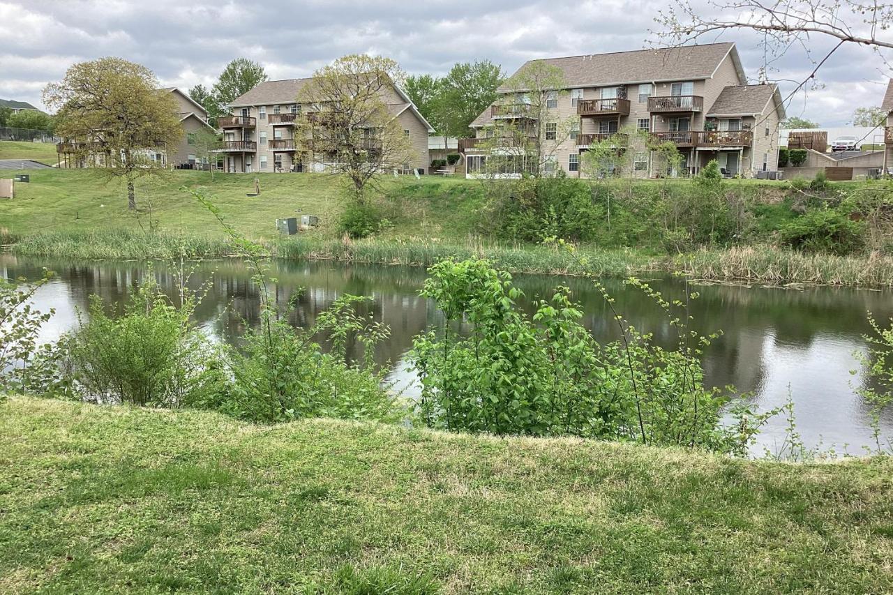 A Little Lake Retreat Branson Bagian luar foto