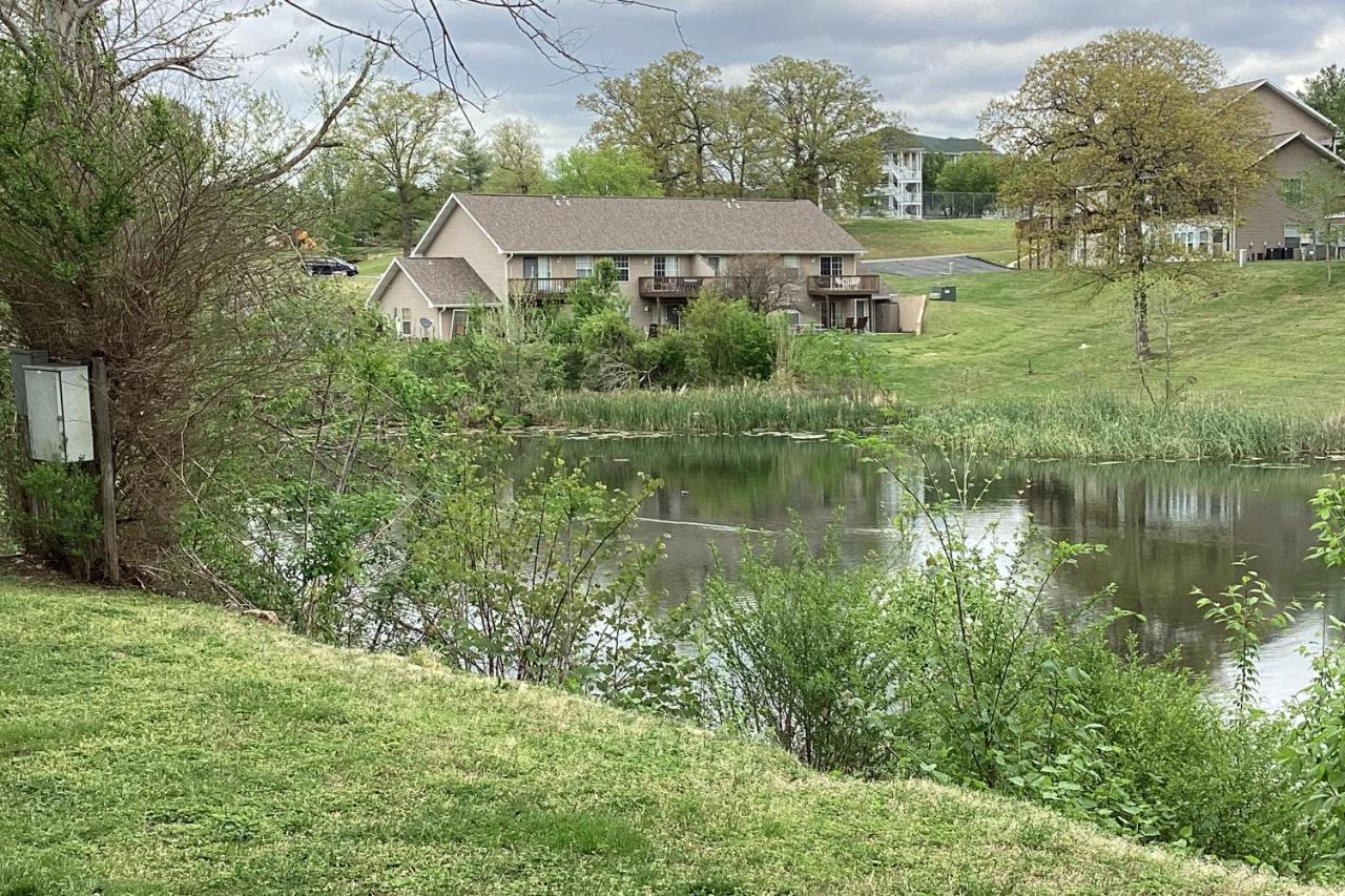 A Little Lake Retreat Branson Bagian luar foto