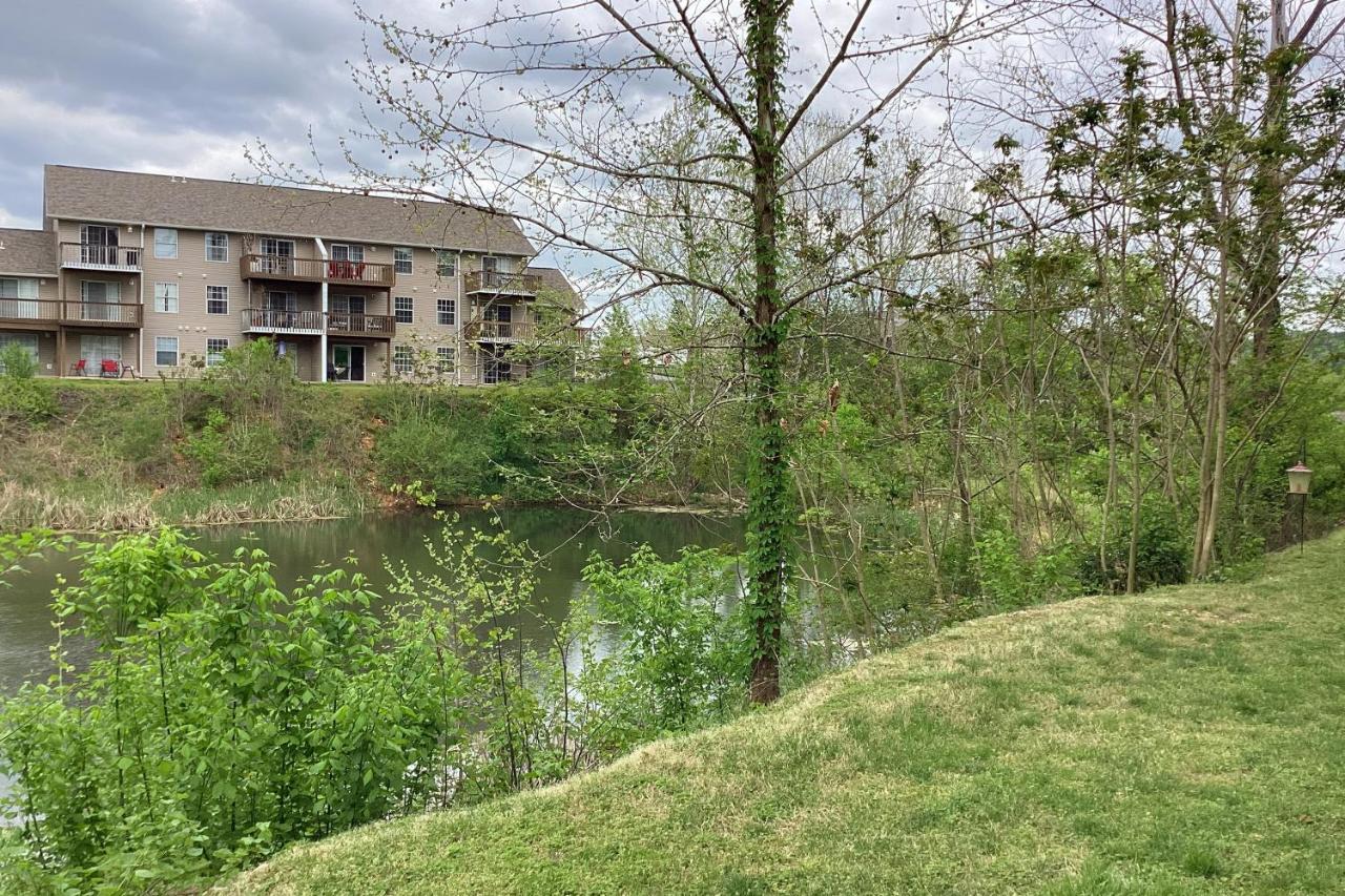 A Little Lake Retreat Branson Bagian luar foto